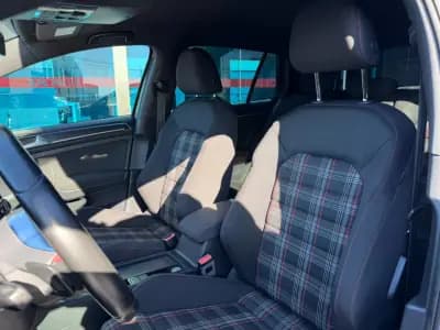 Vendo Volkswagen Golf 2017 - 23900 EUR, 143000 km - AUTO.MOTO.pt