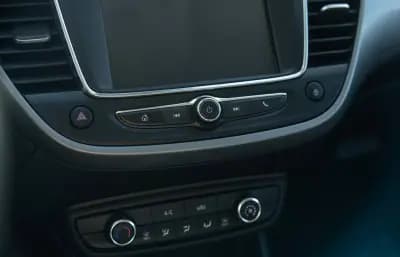 Vendo Opel Crossland 2022 - 14250 EUR, 55751 km - AUTO.MOTO.pt