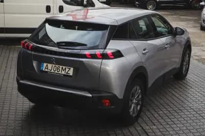 Sell Peugeot e-2008 2021 - 21750 EUR, 62670 km - AUTO.MOTO.pt