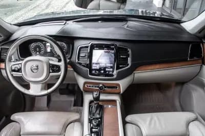 Sell Volvo XC 90 2016 - 24990 EUR, 206775 km - AUTO.MOTO.pt