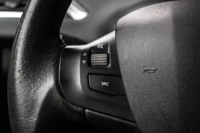 Sell Peugeot 2008 2018 - 9990 EUR, 88415 km - AUTO.MOTO.pt