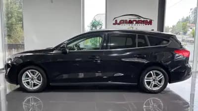 Vendo Ford Focus SW 2021 - 12999 EUR, 160121 km - AUTO.MOTO.pt