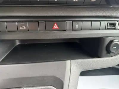 Vendo Peugeot Expert 2019 - 13900 EUR, 148050 km - AUTO.MOTO.pt