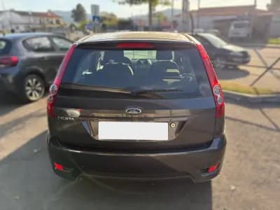 Vendo Ford Fiesta 2008 - 4500 EUR, 165000 km - AUTO.MOTO.pt