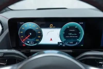 Vendo Mercedes-Benz EQA 2022 - 38950 EUR, 48000 km - AUTO.MOTO.pt