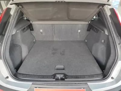 Vendo Volvo XC 40 2023 - 37650 EUR, 24400 km - AUTO.MOTO.pt