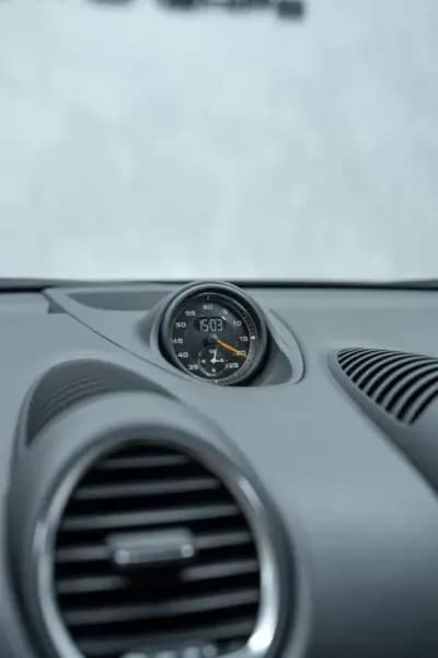 Sell Porsche 718 Cayman 2021 - 134950 EUR, 23000 km - AUTO.MOTO.pt