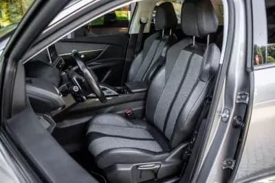 Vendo Peugeot 3008 2018 - 18490 EUR, 127901 km - AUTO.MOTO.pt