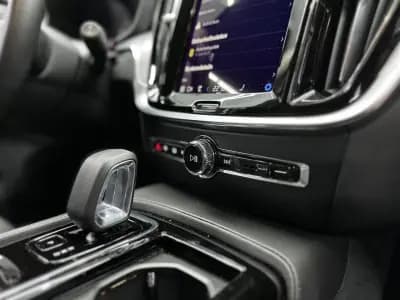 Vendo Volvo V60 2023 - 37500 EUR, 75000 km - AUTO.MOTO.pt