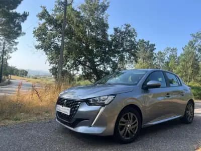 Vendo Peugeot 208 2021 - 13500 EUR, 110639 km - AUTO.MOTO.pt