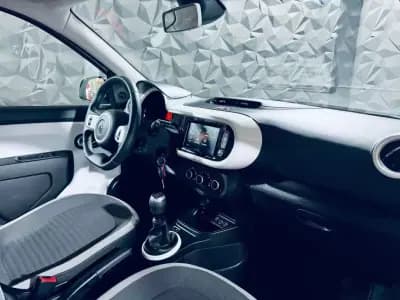 Vendo Renault Twingo 2020 - 12990 EUR, 73071 km - AUTO.MOTO.pt