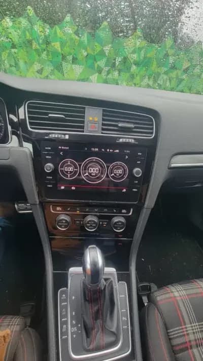 Vendo Volkswagen Golf 2017 - 22990 EUR, 113000 km - AUTO.MOTO.pt
