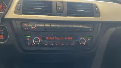 Vendo BMW 318 2013 - 13990 EUR, 216833 km - AUTO.MOTO.pt