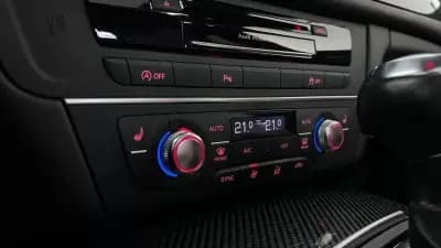 Vendo Audi RS6 Avant 2014 - 59990 EUR, 139435 km - AUTO.MOTO.pt