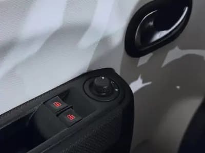 Vendo Renault Twingo 2019 - 12490 EUR, 58595 km - AUTO.MOTO.pt