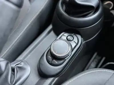 Vendo MINI Cooper 2017 - 16900 EUR, 141270 km - AUTO.MOTO.pt