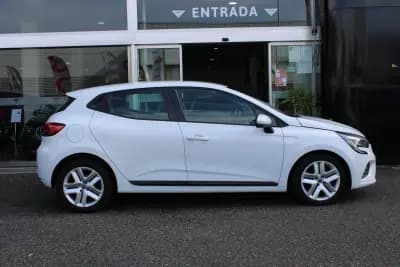 Vendo Renault Clio 2023 - 15900 EUR, 53000 km - AUTO.MOTO.pt