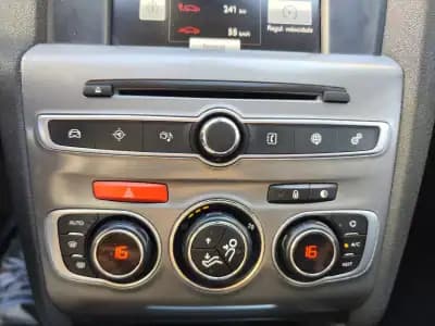 Sell Citroën C4 2015 - 9980 EUR, 157000 km - AUTO.MOTO.pt