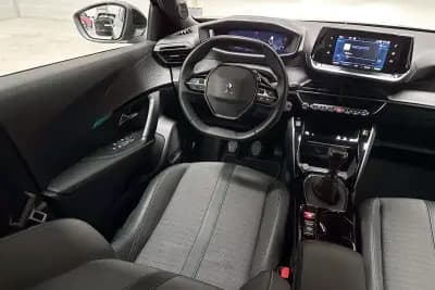 Vendo Peugeot 2008 2023 - 16950 EUR, 58860 km - AUTO.MOTO.pt