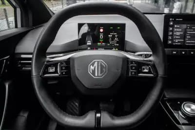 Sell MG MG4 2023 - 19450 EUR, 19778 km - AUTO.MOTO.pt