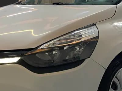 Vendo Renault Clio 2015 - 7450 EUR, 196000 km - AUTO.MOTO.pt