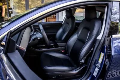 Vendo Tesla Model 3 2020 - 29750 EUR, 73831 km - AUTO.MOTO.pt