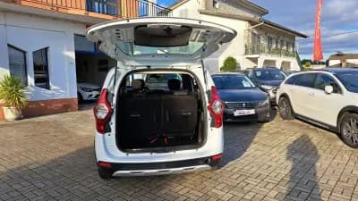 Vendo Dacia Lodgy 2021 - 15900 EUR, 130712 km - AUTO.MOTO.pt