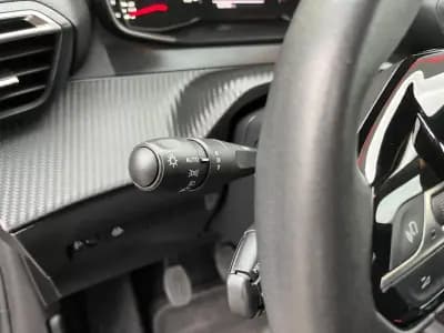 Vendo Peugeot 208 2023 - 13750 EUR, 62065 km - AUTO.MOTO.pt