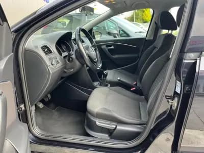 Vendo Volkswagen Polo 2015 - 8750 EUR, 140000 km - AUTO.MOTO.pt