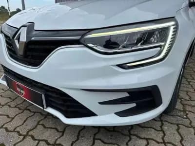 Sell Renault Mégane Sport Tourer 2022 - 17990 EUR, 142667 km - AUTO.MOTO.pt