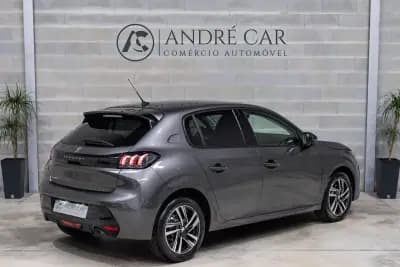 Vendo Peugeot 208 2022 - 14950 EUR, 40711 km - AUTO.MOTO.pt
