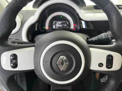 Vendo Renault Twingo 2021 - 12600 EUR, 23035 km - AUTO.MOTO.pt
