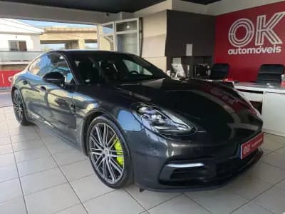 Sell Porsche Panamera 2018 - 60500 EUR, 104962 km - AUTO.MOTO.pt