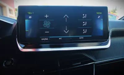 Sell Peugeot e-208 2020 - 17450 EUR, 60000 km - AUTO.MOTO.pt