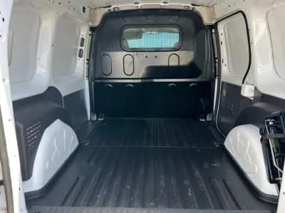 Vendo Renault Kangoo 2021 - 14500 EUR, 45338 km - AUTO.MOTO.pt