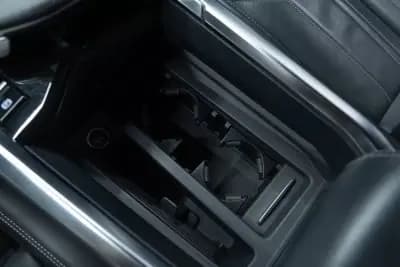 Vendo Audi Q8 e-Tron Sportback 2023 - 49950 EUR, 55000 km - AUTO.MOTO.pt