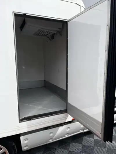 Sell Fiat DOBLO 1.6 D CONTENTOR FRIGORIFICO ( FRIO PARQUE ) 2018 - 13740 EUR, 122500 km - AUTO.MOTO.pt