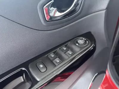 Vendo Renault Captur 2016 - 12250 EUR, 136506 km - AUTO.MOTO.pt