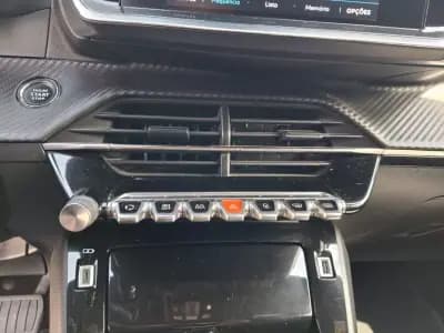 Vendo Peugeot 208 2021 - 16499 EUR, 82000 km - AUTO.MOTO.pt