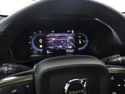 Vendo Volvo XC 40 2022 - 26990 EUR, 111000 km - AUTO.MOTO.pt