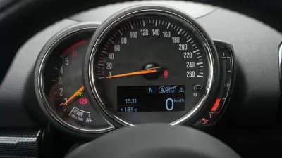 Vendo MINI Clubman 2018 - 24999 EUR, 131000 km - AUTO.MOTO.pt