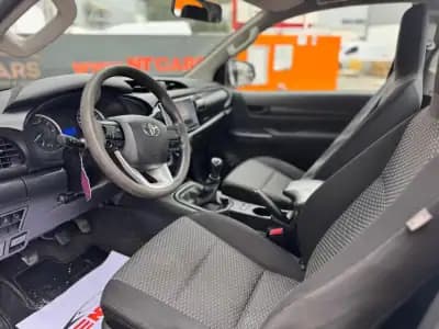 Sell Toyota Hilux 2020 - 26900 EUR, 131655 km - AUTO.MOTO.pt