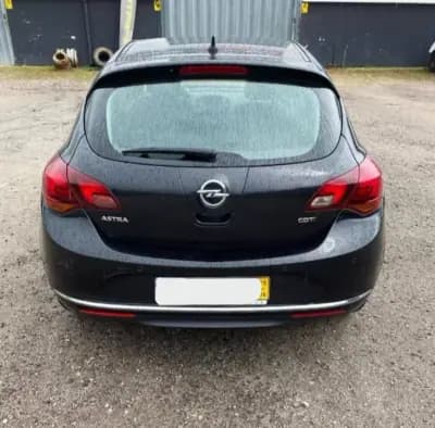 Vendo Opel Astra 2015 - 10990 EUR, 191000 km - AUTO.MOTO.pt