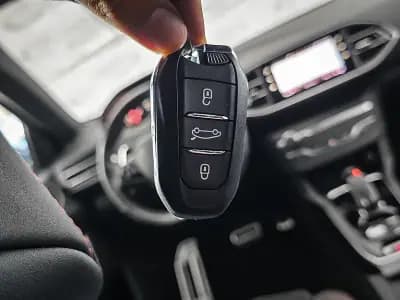 Sell Peugeot 308 SW 2020 - 21450 EUR, 80000 km - AUTO.MOTO.pt