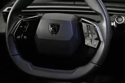 Vendo Peugeot 5008 2025 - 34450 EUR, 30000 km - AUTO.MOTO.pt