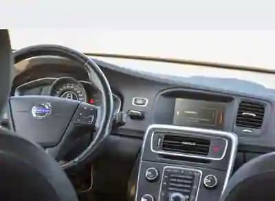 Vendo Volvo V60 2013 - 10500 EUR, 195000 km - AUTO.MOTO.pt