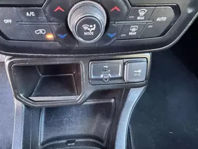 Sell Jeep Renegade 2020 - 17000 EUR, 120000 km - AUTO.MOTO.pt