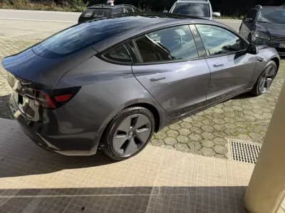 Vendo Tesla Model 3 2022 - 29900 EUR, 95000 km - AUTO.MOTO.pt