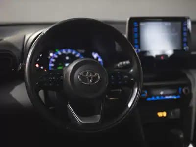 Vendo Toyota Yaris Cross 2022 - 22750 EUR, 48000 km - AUTO.MOTO.pt