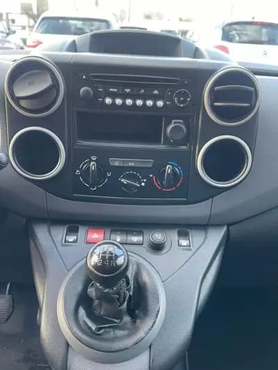 Sell Peugeot Partner 2017 - 9500 EUR, 198000 km - AUTO.MOTO.pt